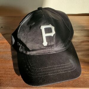 Pittsburgh Pirates black adjustable hat made by BWM global